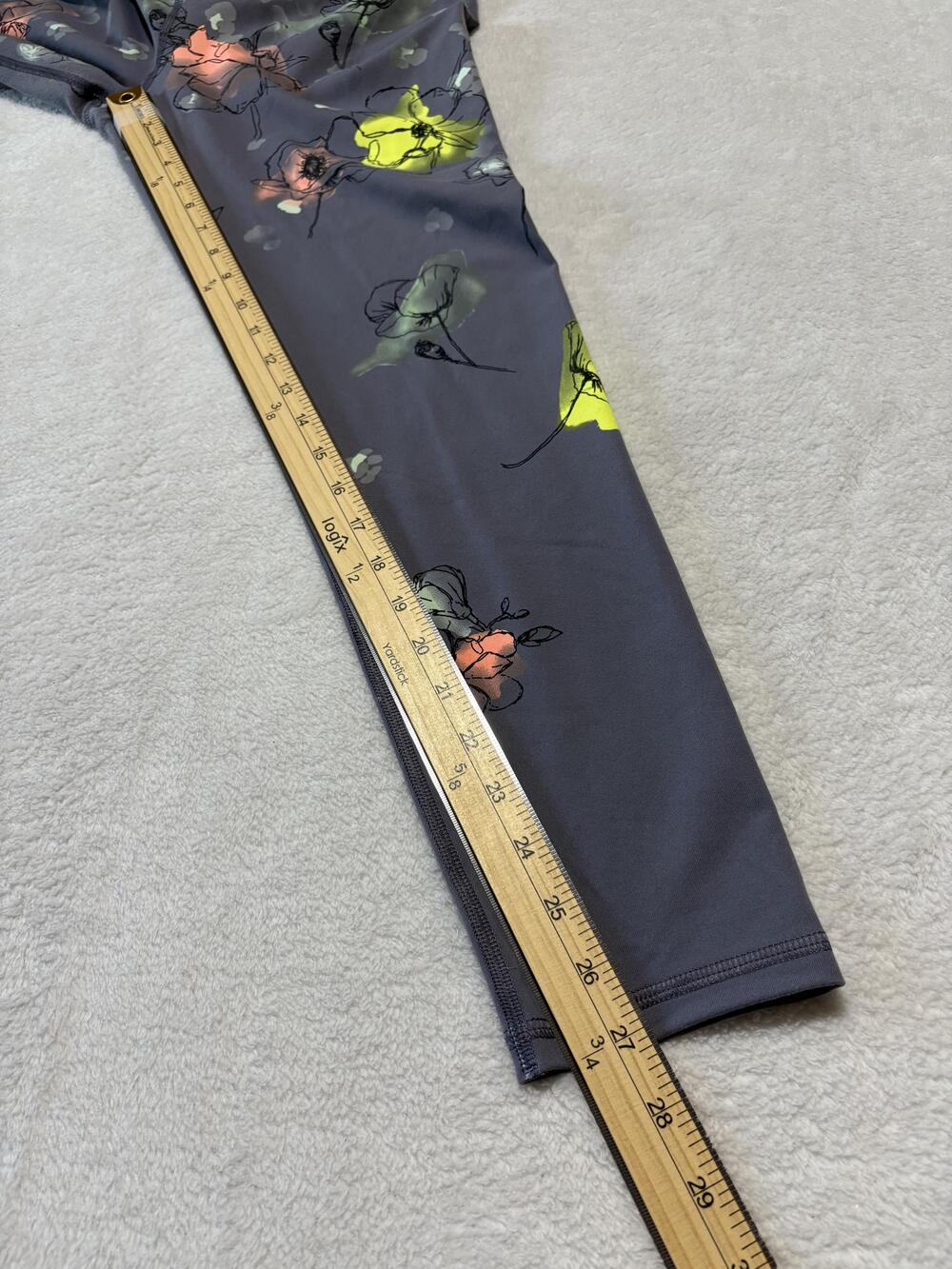 Victoria Secret Sport Pants Womens Large Gray Knockout Tight Floral Leggings - Picture 7 of 8